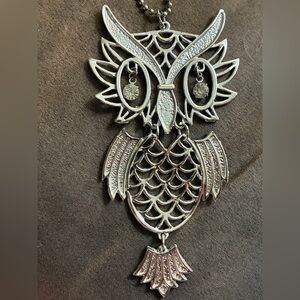 SALE! Vintage large Beautifully made Silver Owl Pendant Necklace